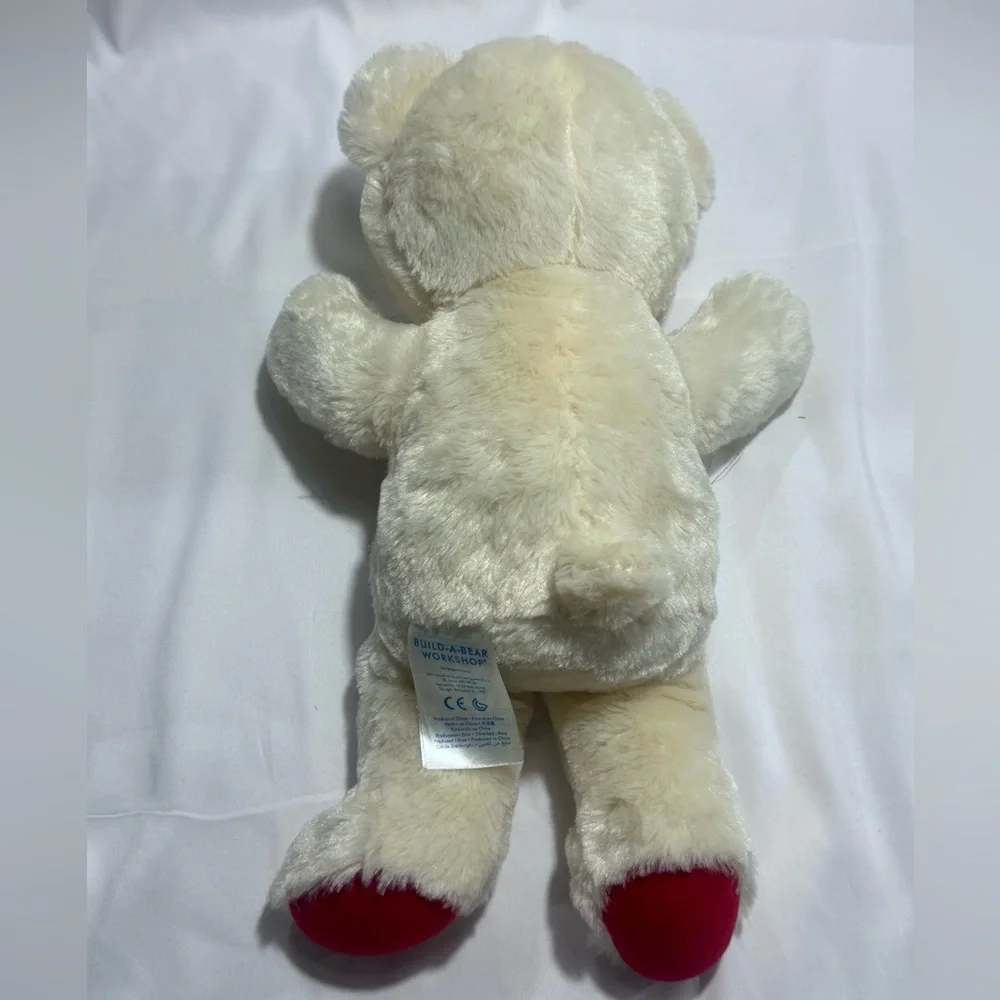 BUILD A BEAR WORKSHOP. BABW. WHITE BEAR WITH RED FEET. 2019.‎ GREAT CONDITION.